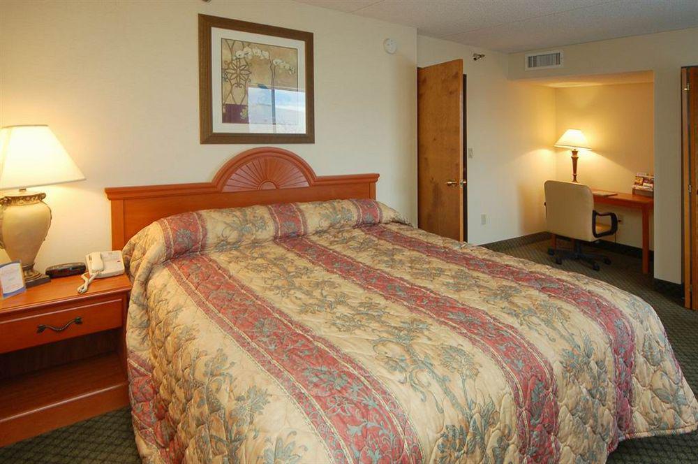 Comfort Inn & Suites Denver Northfield Exterior foto